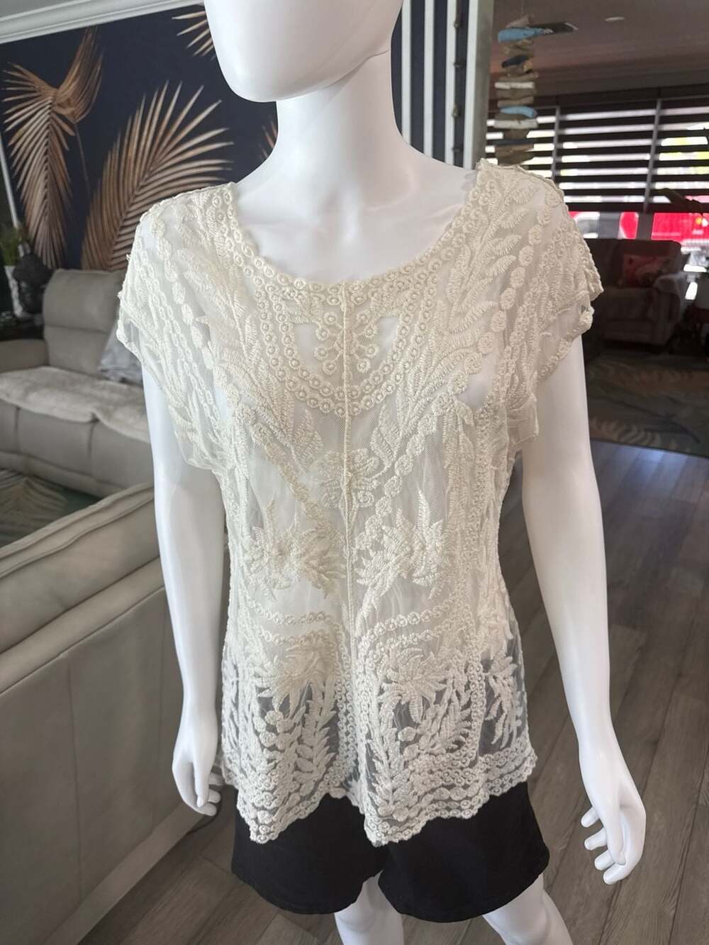 Knapp Studio Cream Embroidered Sheer Lace Top Size S